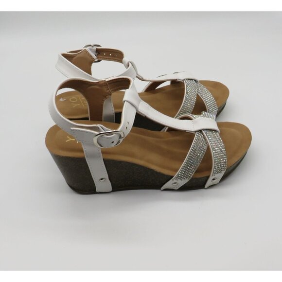 Yoki Women's White Wedge Sandals Rhinestone Straps Buckle Closure Size 10 NEW - Picture 1 of 6